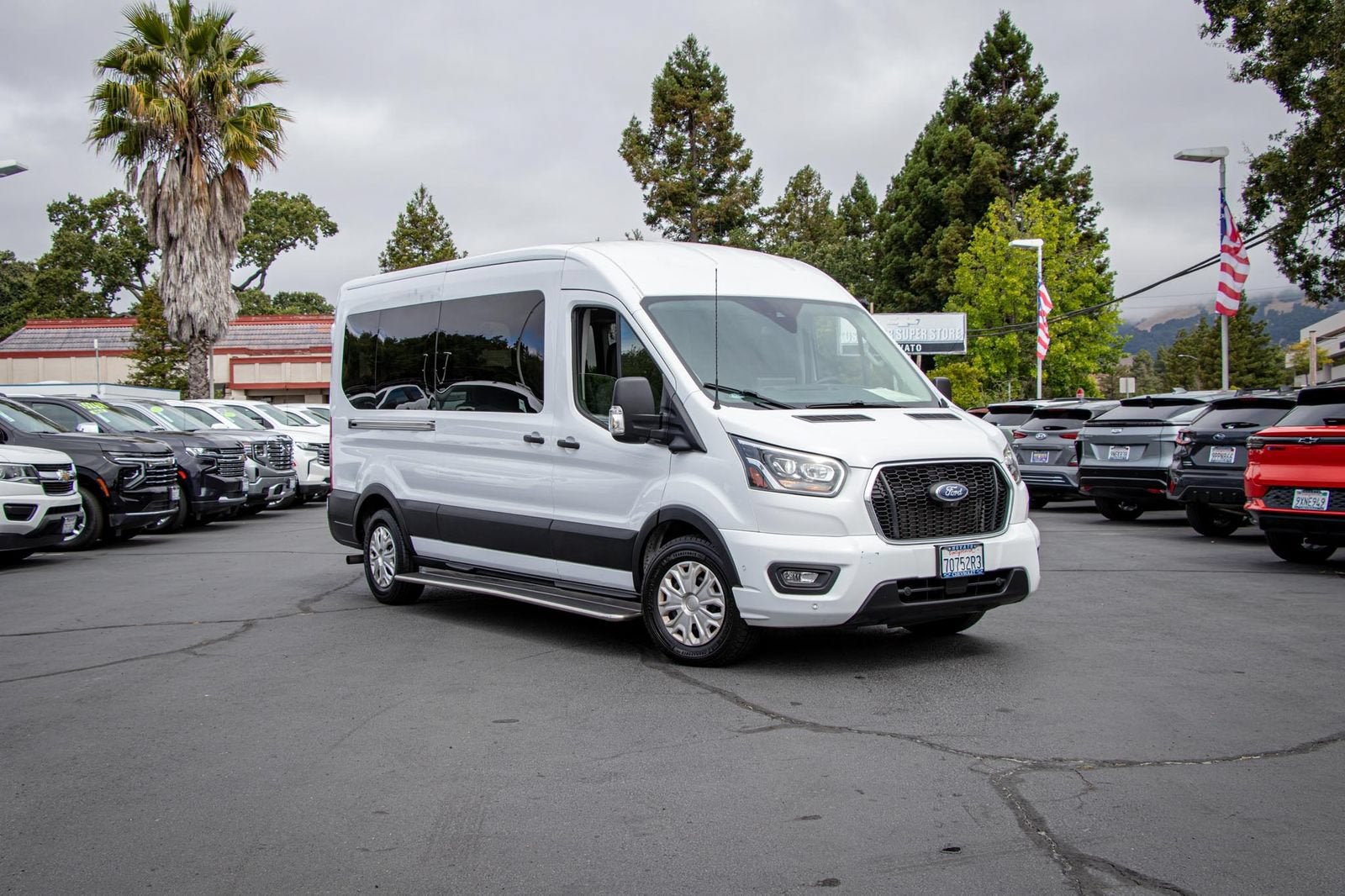 2023 Ford Transit Passenger Wagon XL
