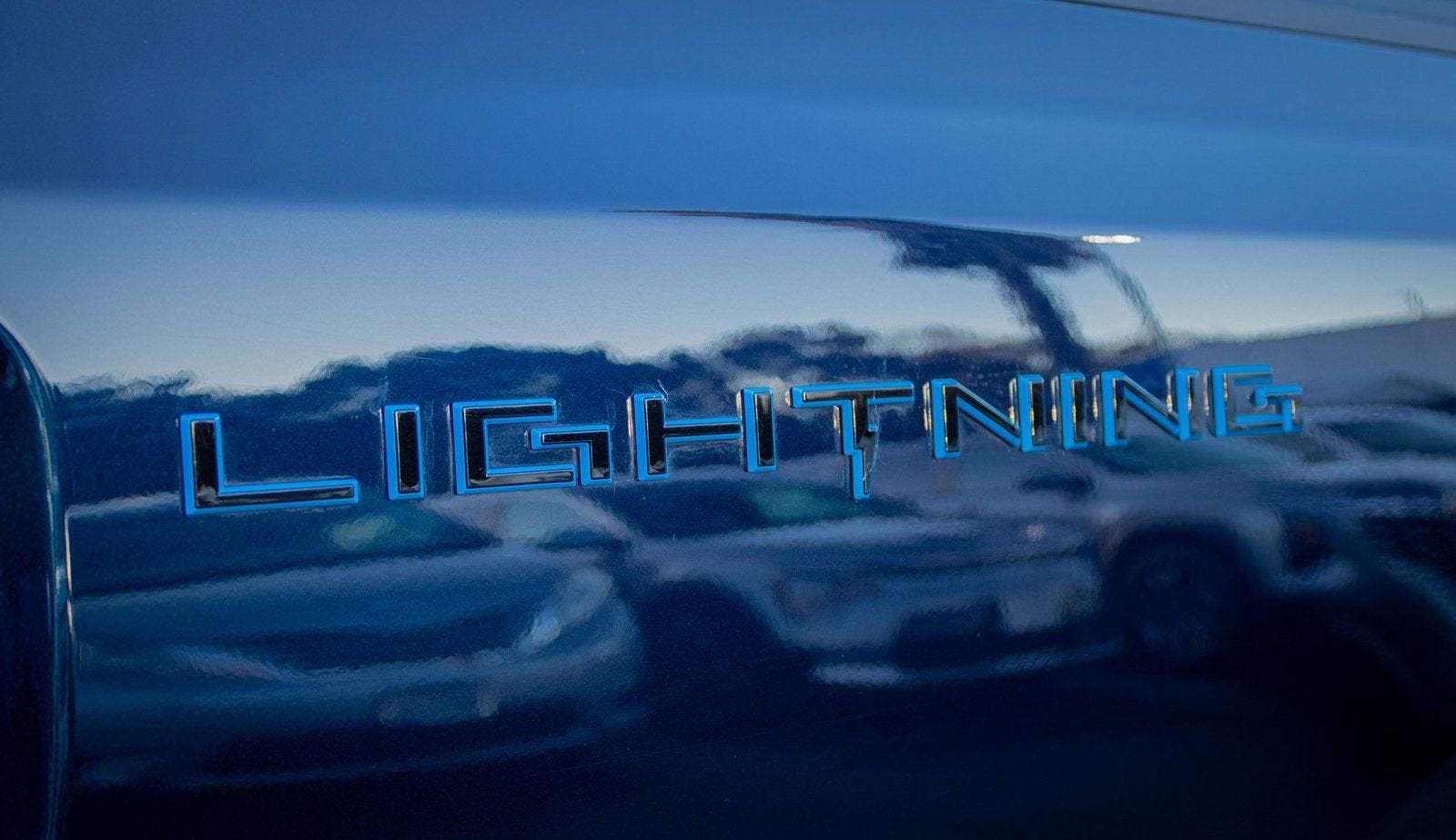 2024 Ford F-150 Lightning LARIAT