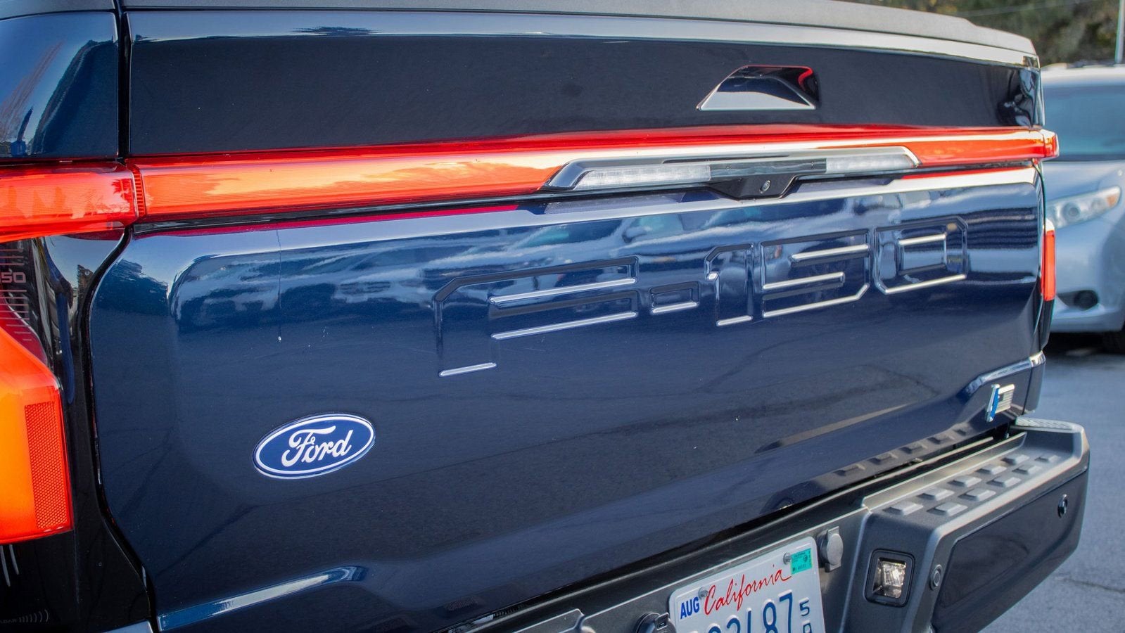 2024 Ford F-150 Lightning LARIAT