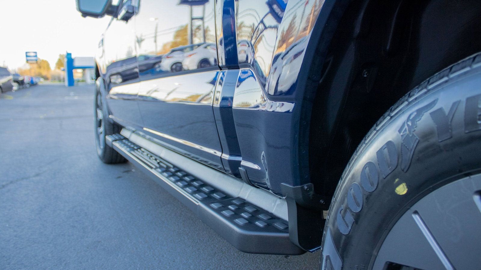 2024 Ford F-150 Lightning LARIAT