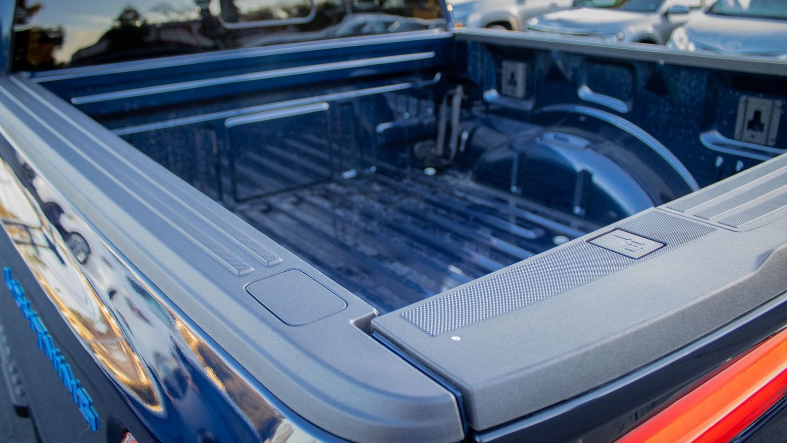 2024 Ford F-150 Lightning LARIAT