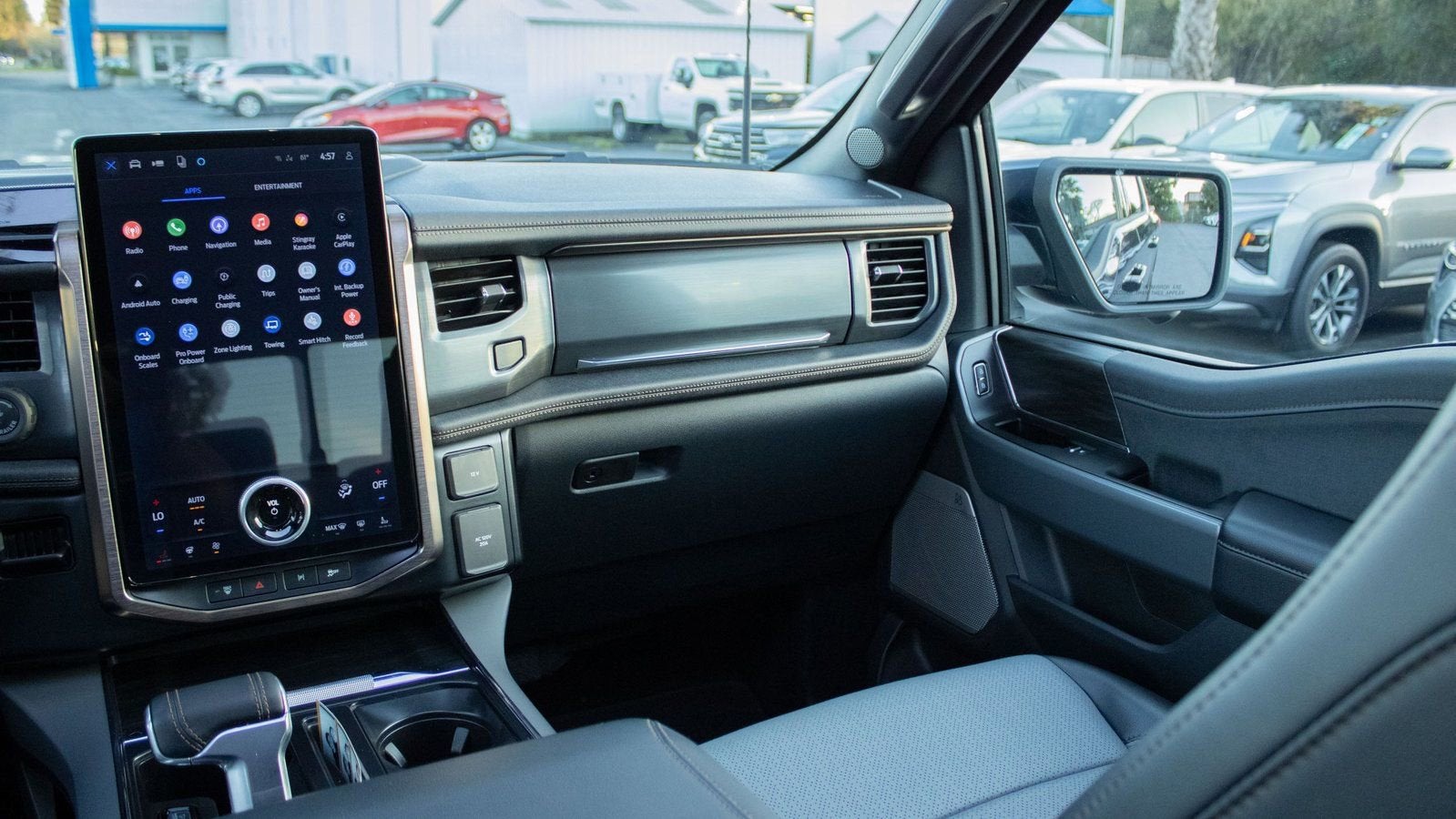 2024 Ford F-150 Lightning LARIAT