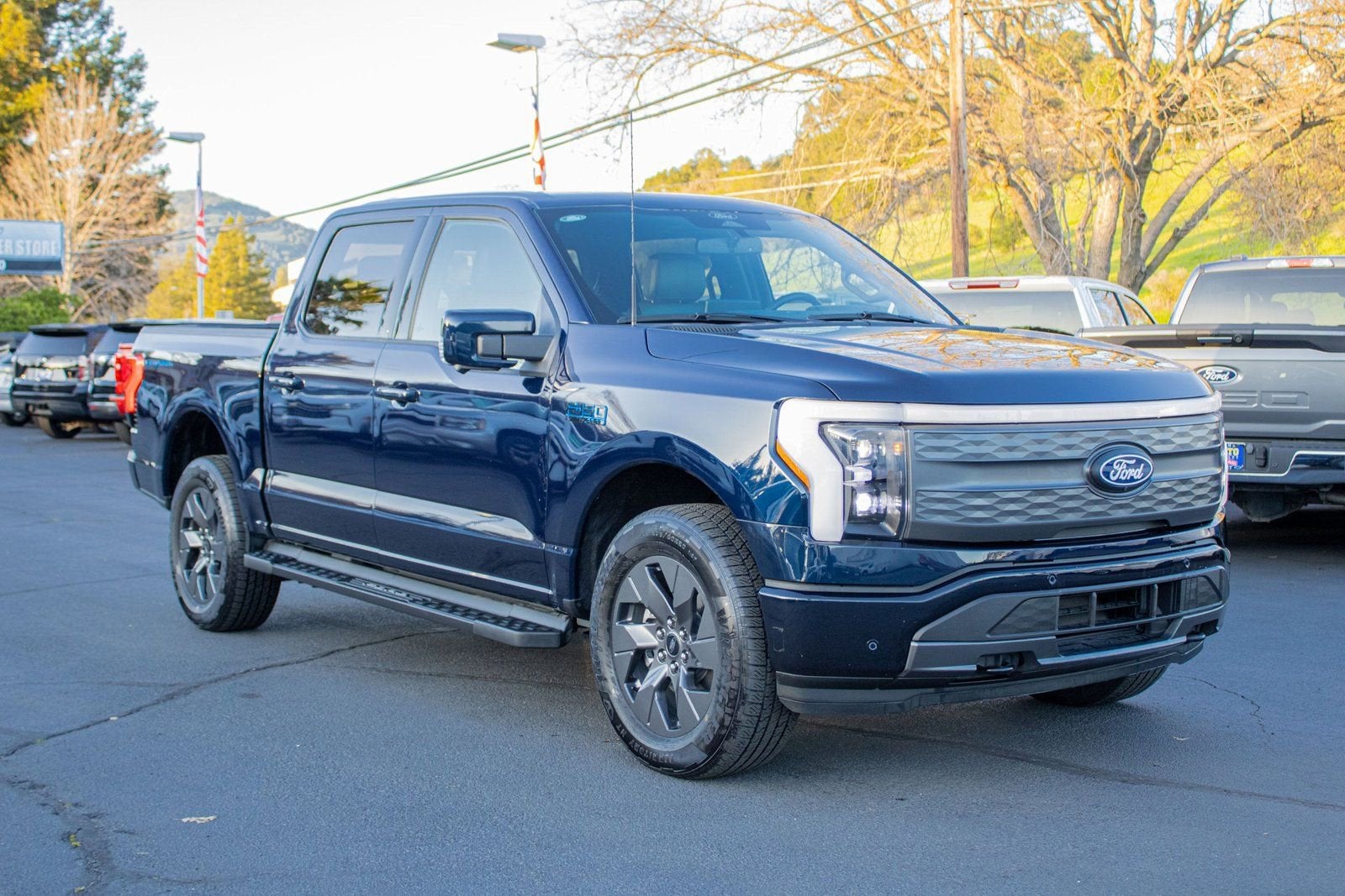 2024 Ford F-150 Lightning LARIAT