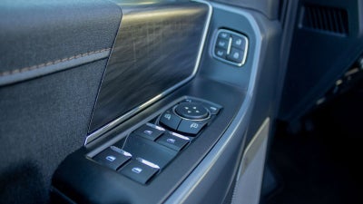 2024 Ford F-150 Lightning LARIAT