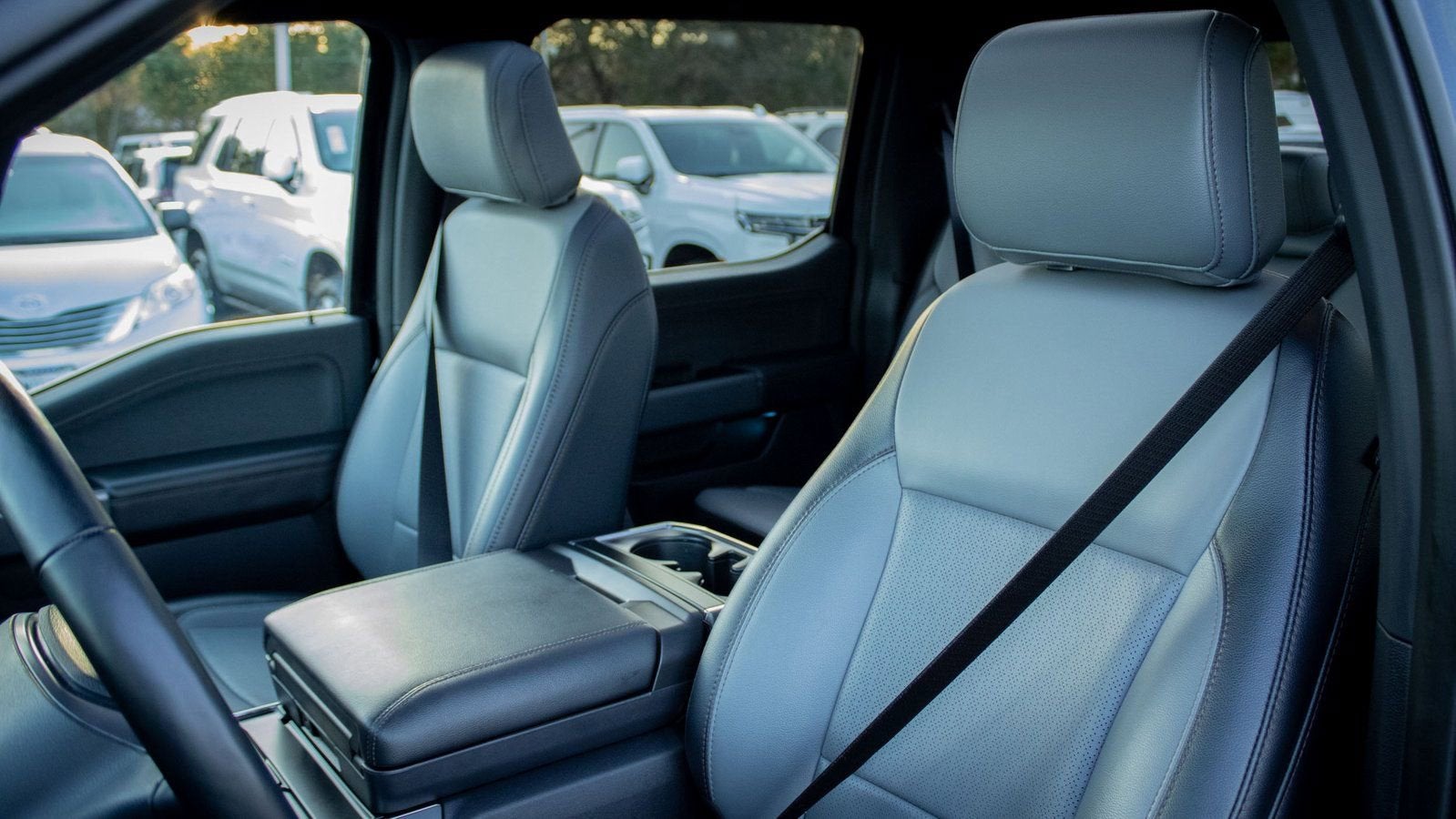 2024 Ford F-150 Lightning LARIAT