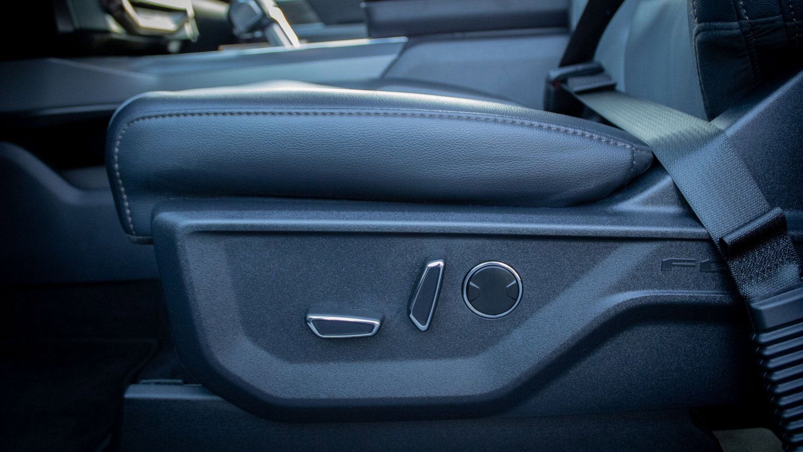 2024 Ford F-150 Lightning LARIAT