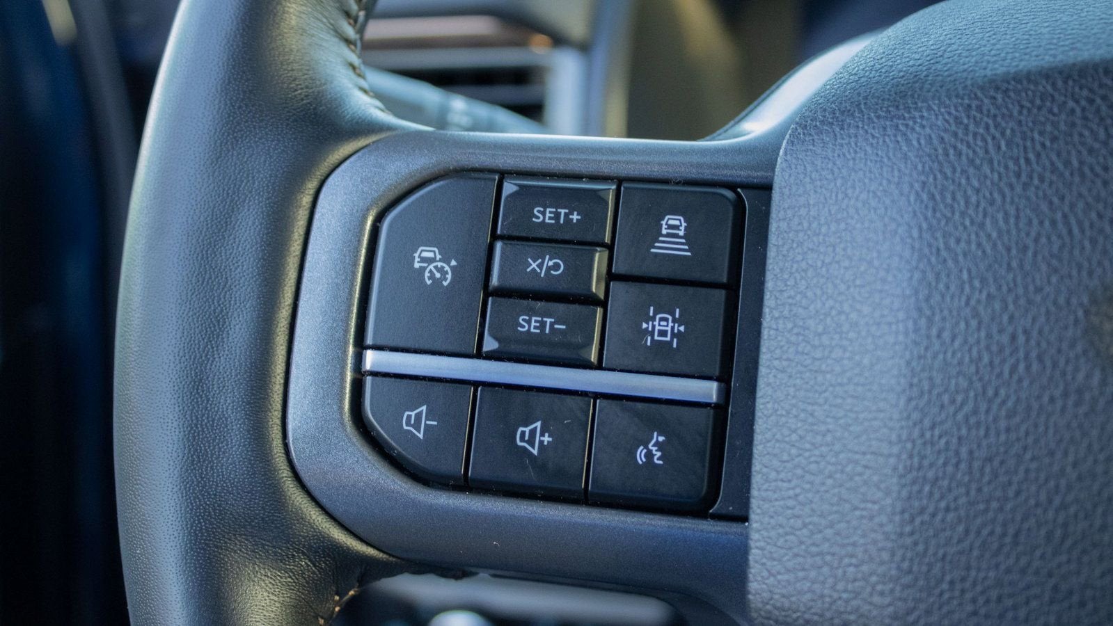 2024 Ford F-150 Lightning LARIAT