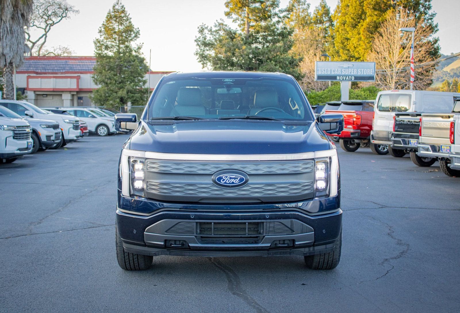 2024 Ford F-150 Lightning LARIAT