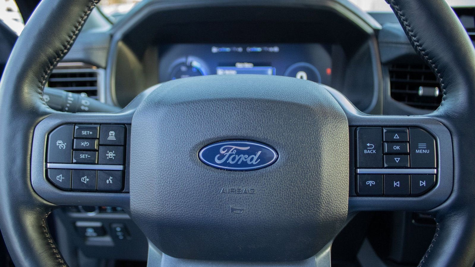 2024 Ford F-150 Lightning LARIAT