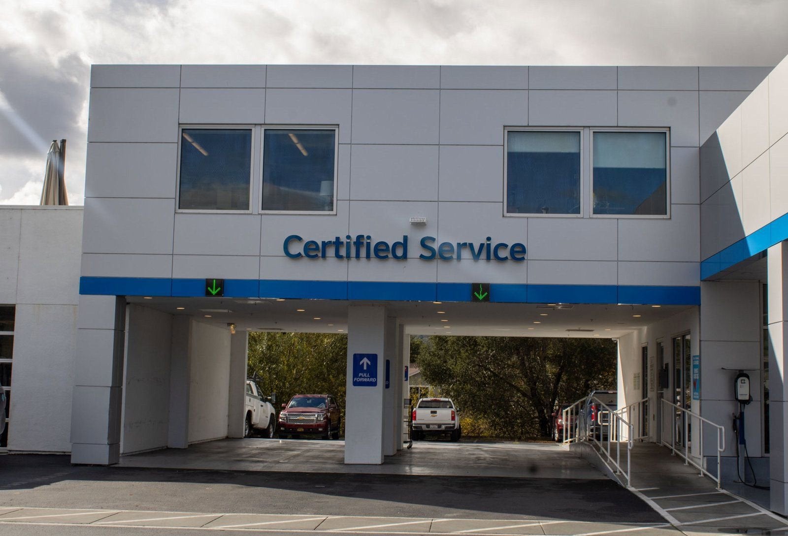 2024 Ford F-150 Lightning LARIAT