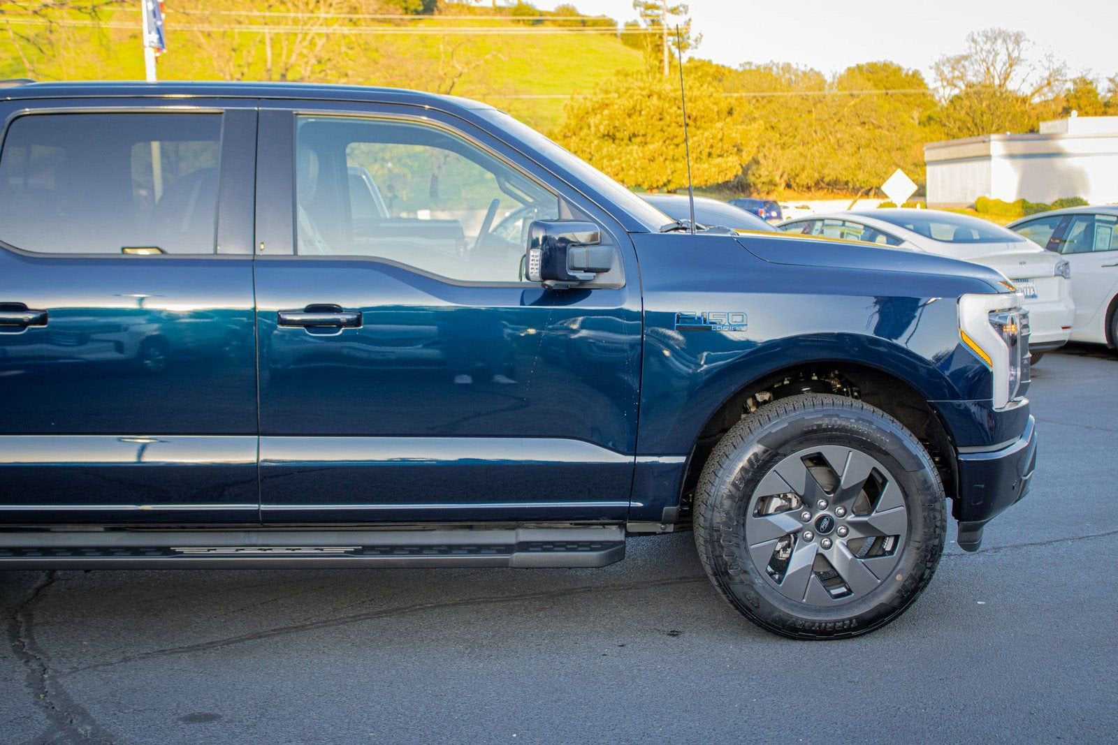 2024 Ford F-150 Lightning LARIAT