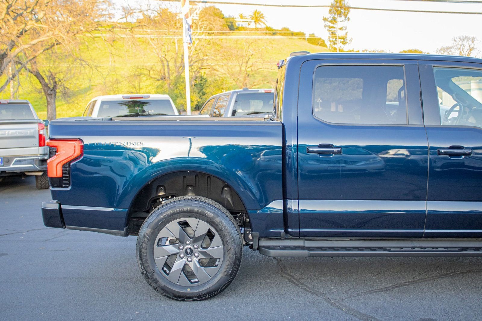 2024 Ford F-150 Lightning LARIAT
