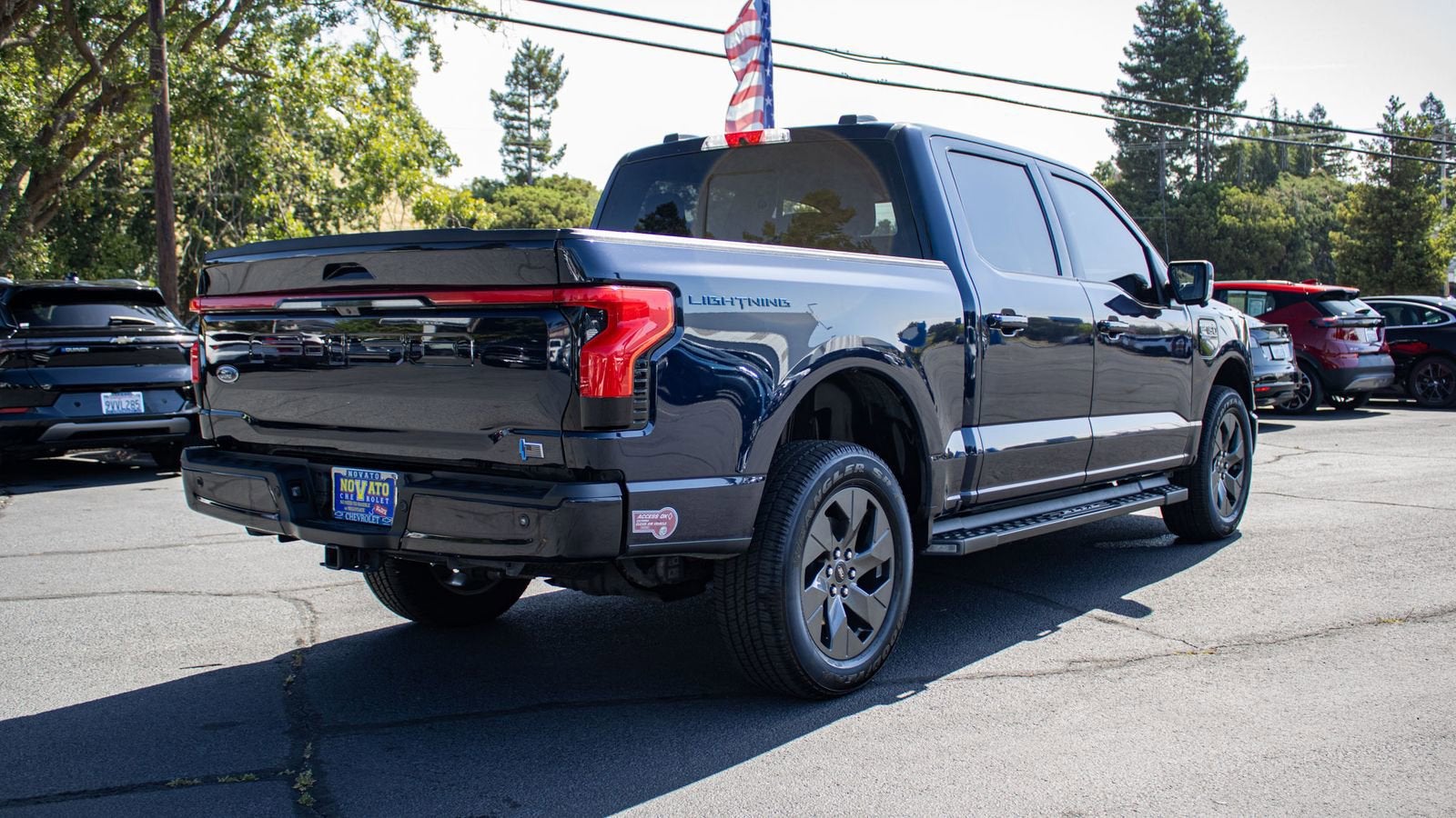 2023 Ford F-150 Lightning LARIAT