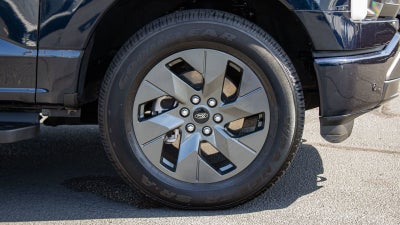 2023 Ford F-150 Lightning LARIAT