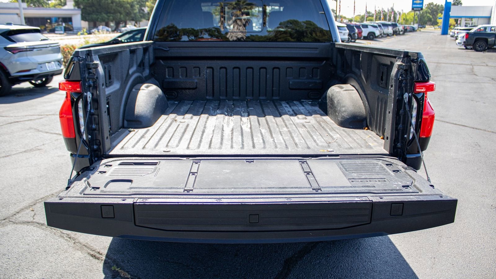 2023 Ford F-150 Lightning LARIAT
