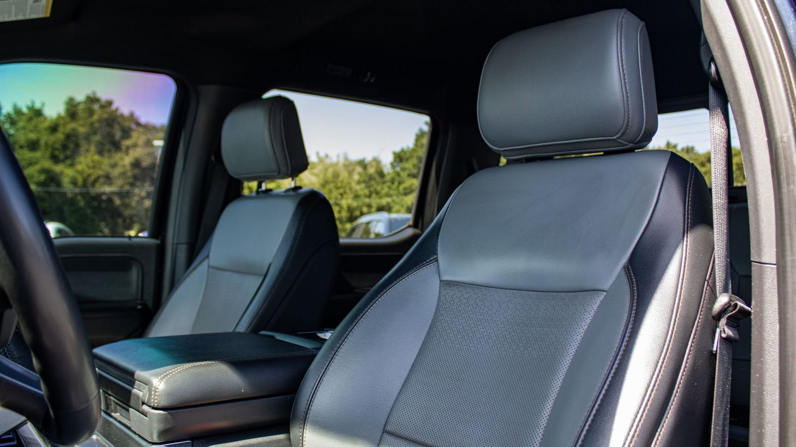 2023 Ford F-150 Lightning LARIAT