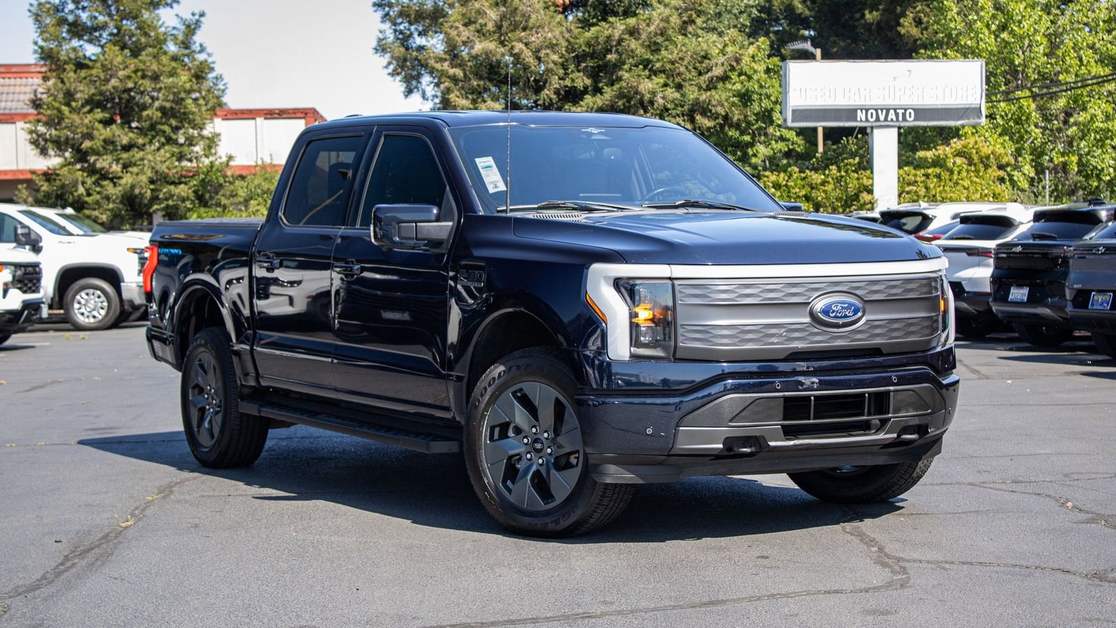 2023 Ford F-150 Lightning LARIAT