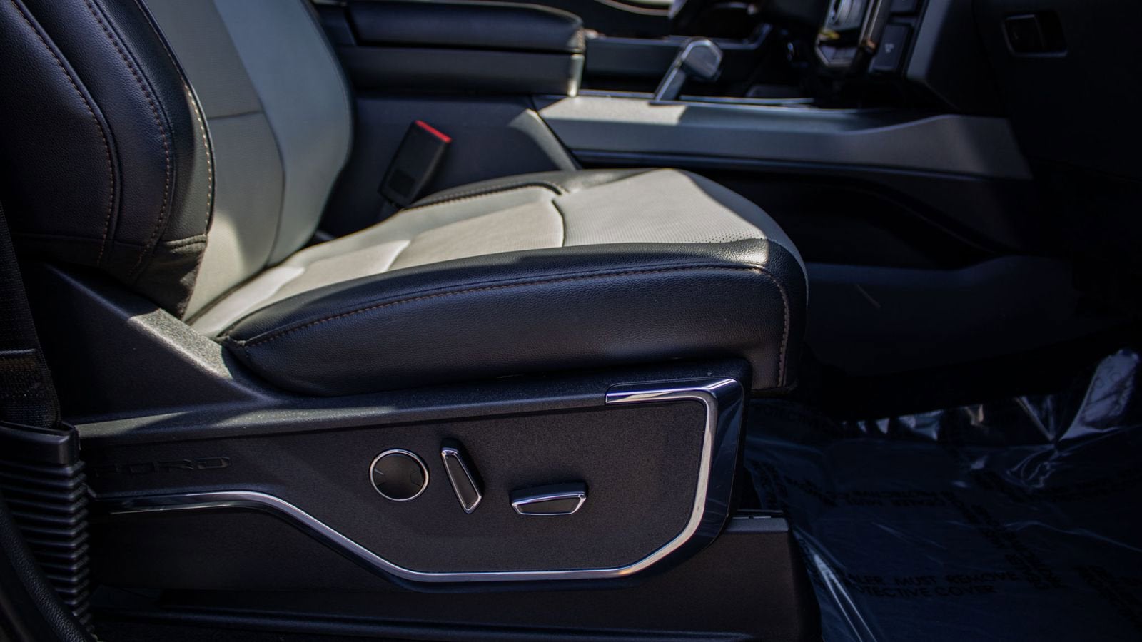 2023 Ford F-150 Lightning LARIAT