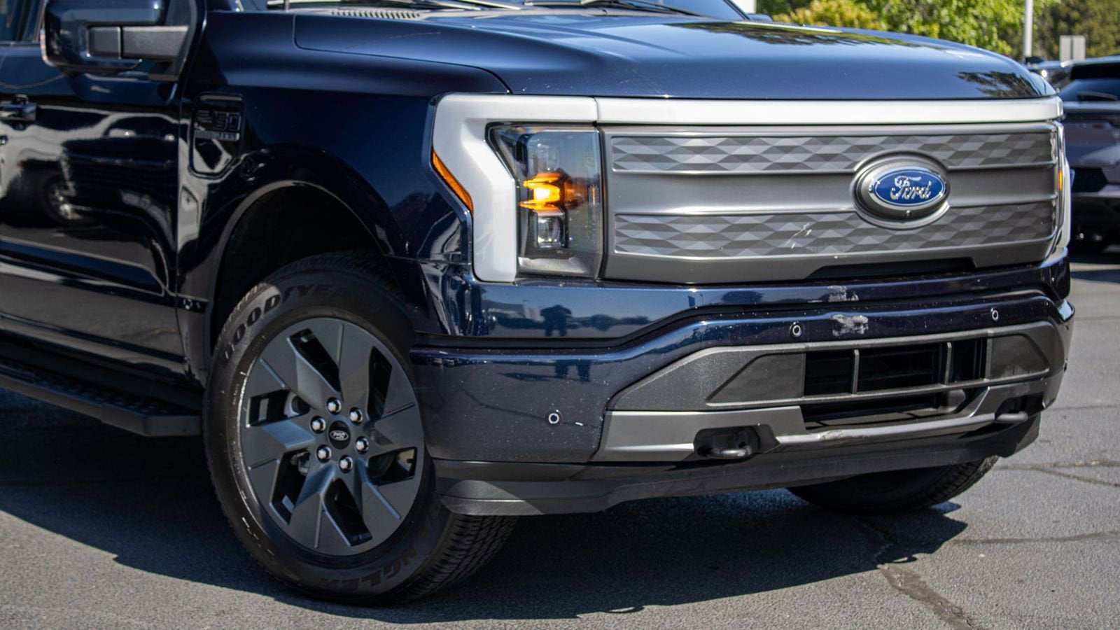 2023 Ford F-150 Lightning LARIAT