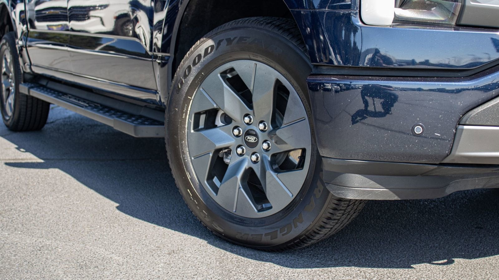 2023 Ford F-150 Lightning LARIAT
