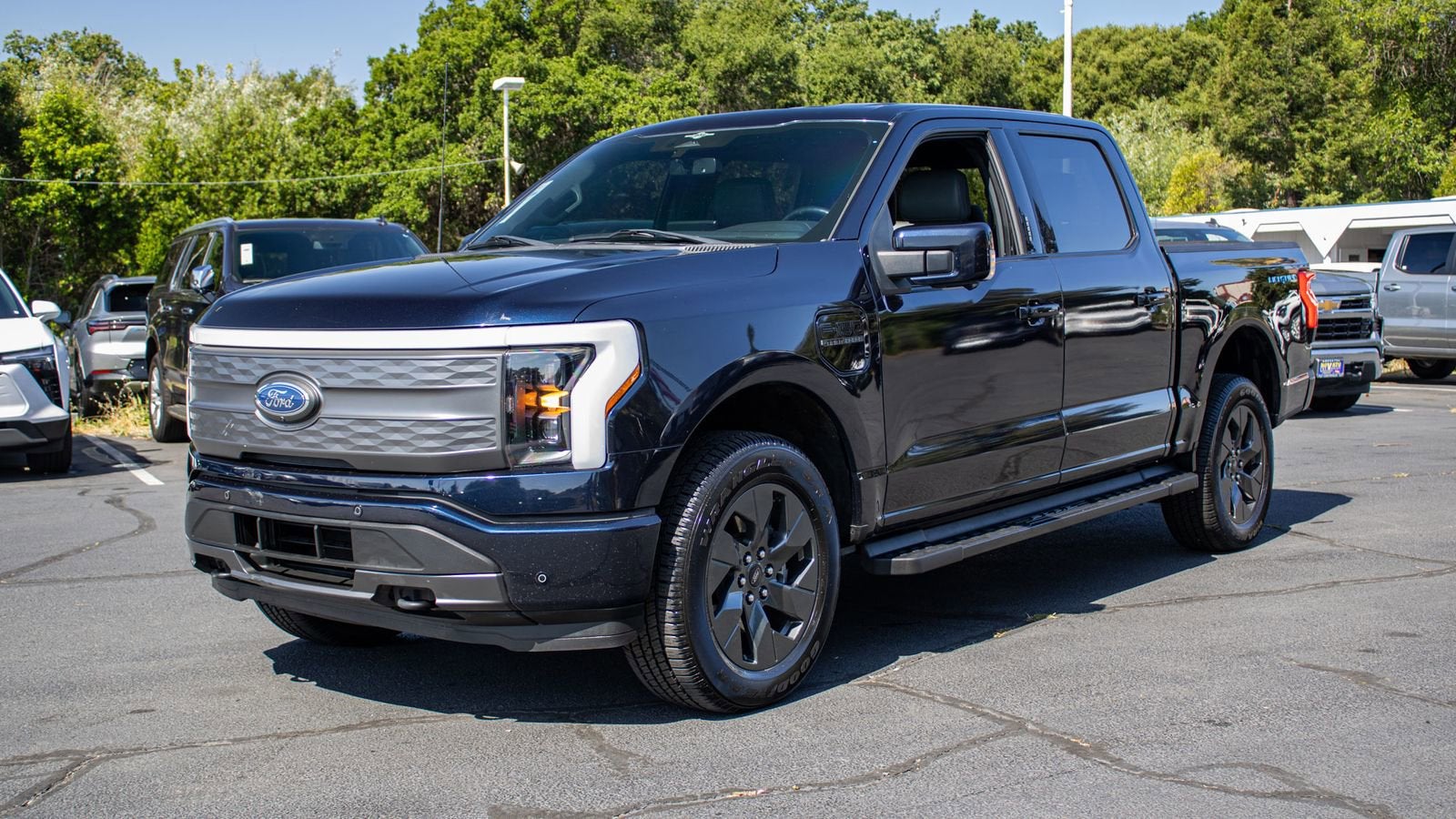 2023 Ford F-150 Lightning LARIAT
