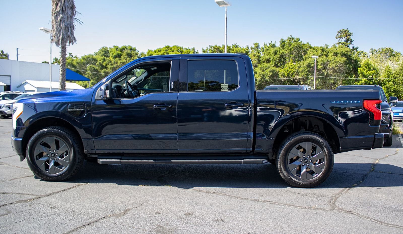 2023 Ford F-150 Lightning LARIAT