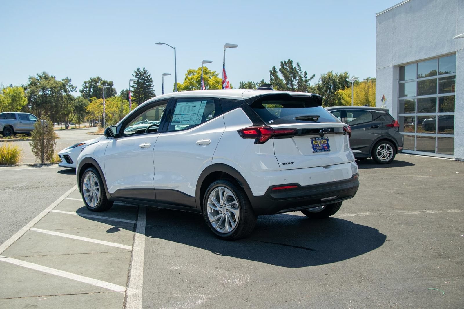 2027 Chevrolet Bolt LT - Photo 10