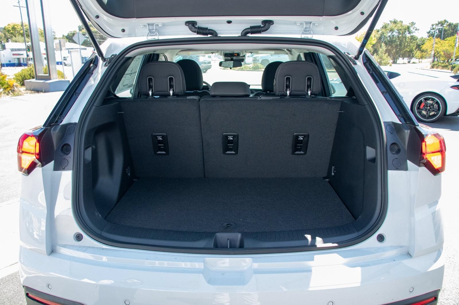 2027 Chevrolet Bolt LT - Photo 29