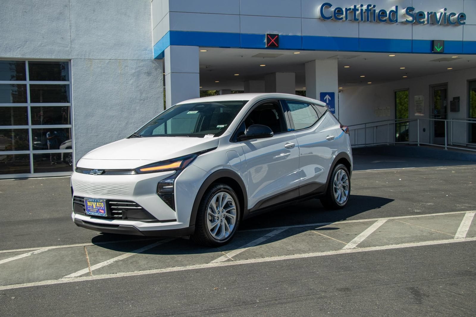 2027 Chevrolet Bolt LT - Photo 8