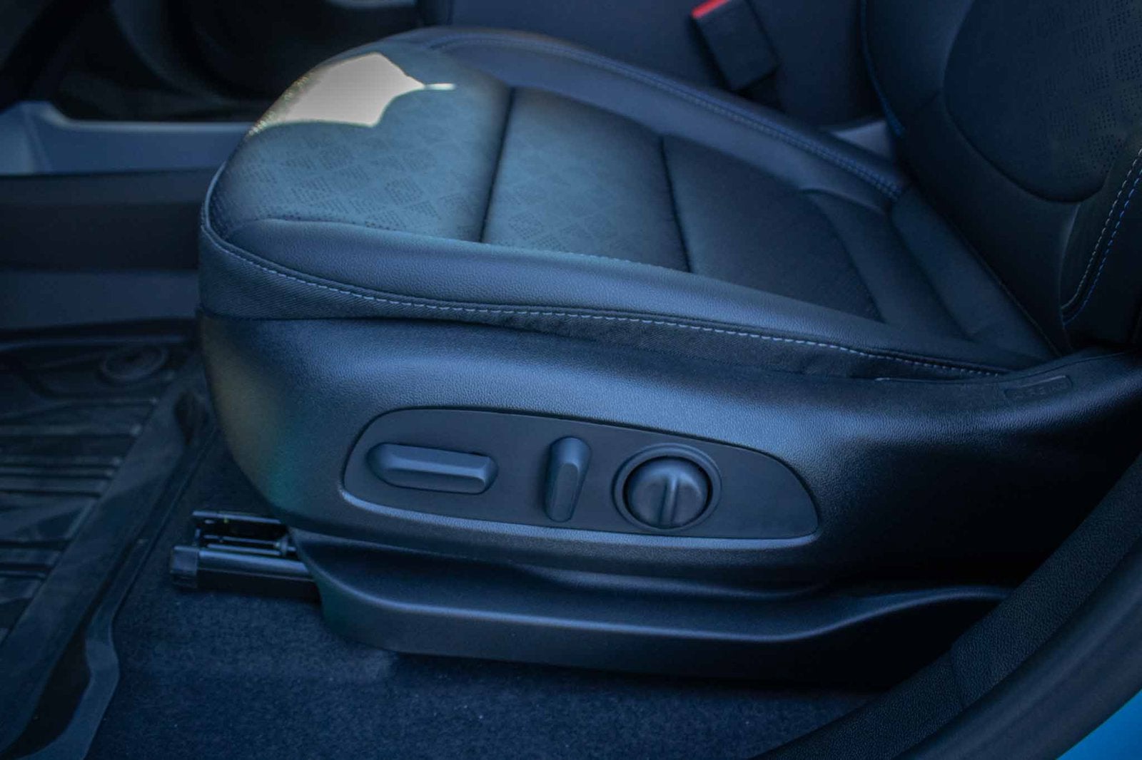 2027 Chevrolet Bolt LT - Photo 16