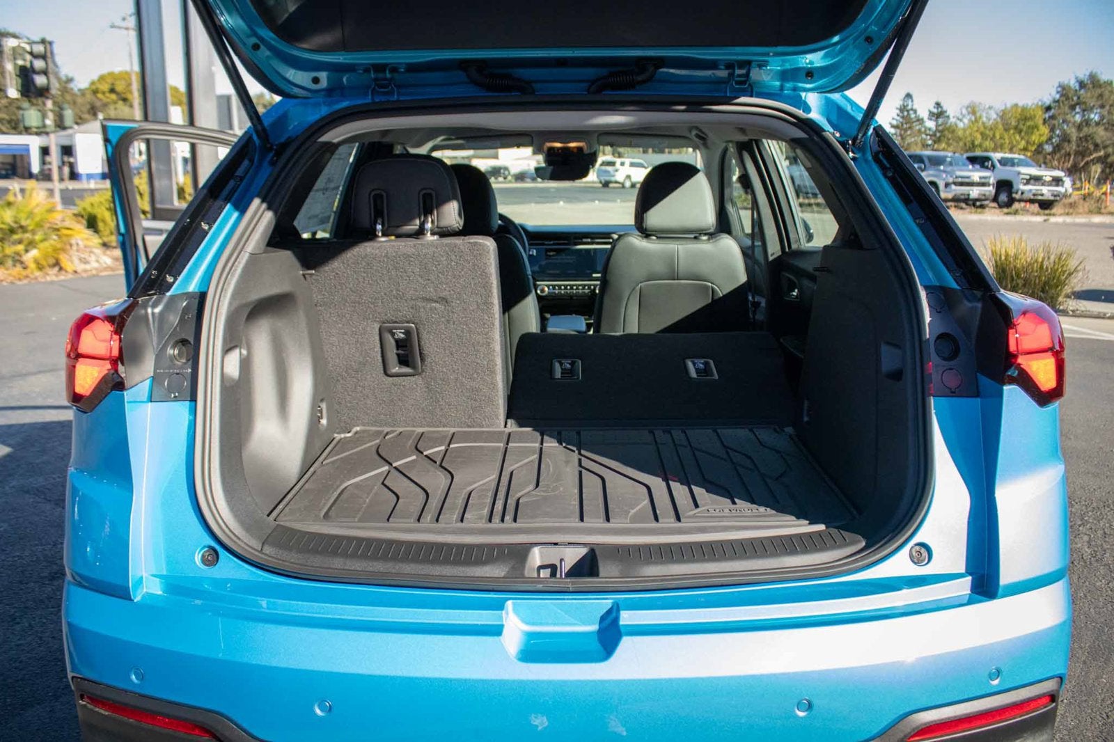 2027 Chevrolet Bolt LT - Photo 25