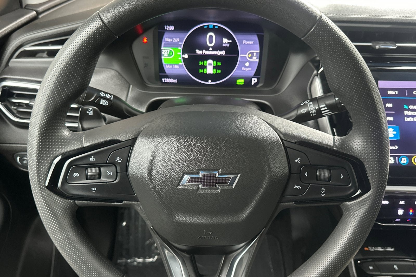 2022 Chevrolet Bolt EUV LT