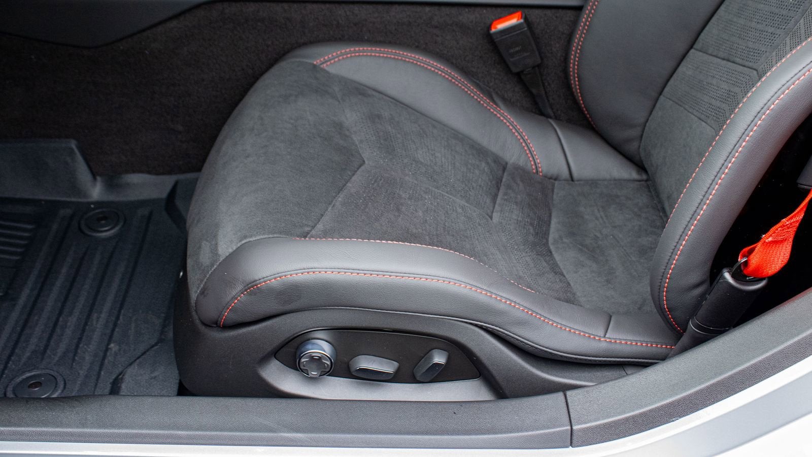 2026 Chevrolet Corvette E-Ray 2LZ