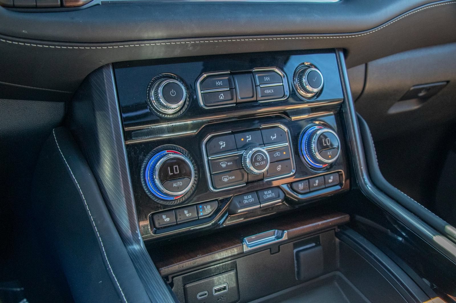 2024 GMC Yukon XL Denali Ultimate