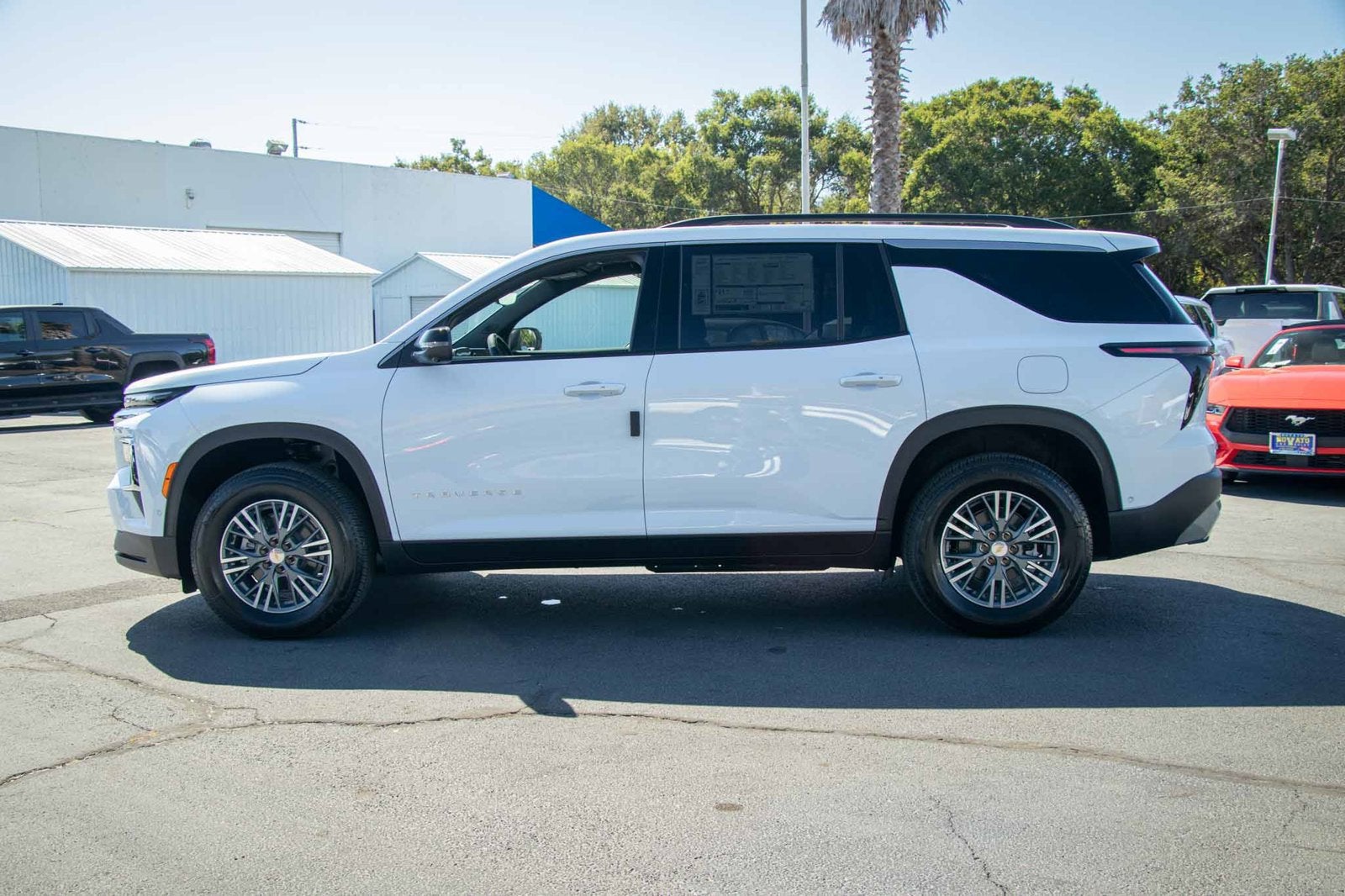 2027 Chevrolet Traverse LT