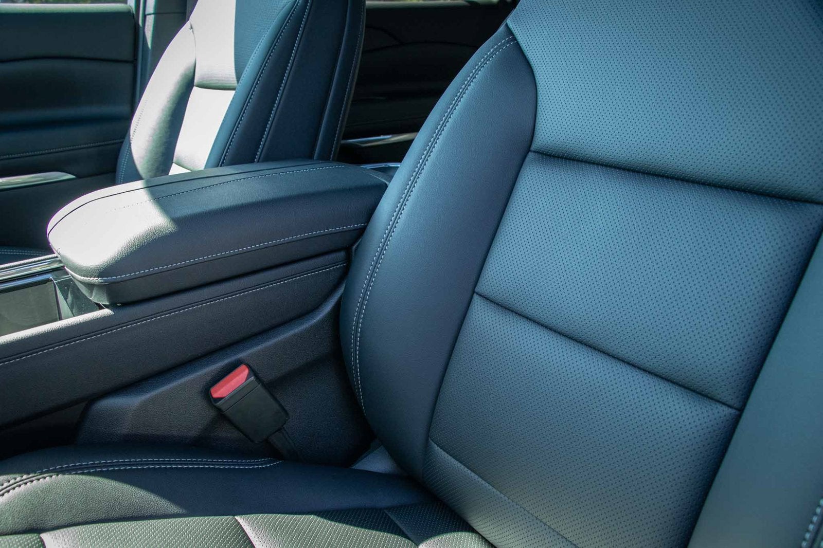 2027 Chevrolet Traverse LT - Photo 17