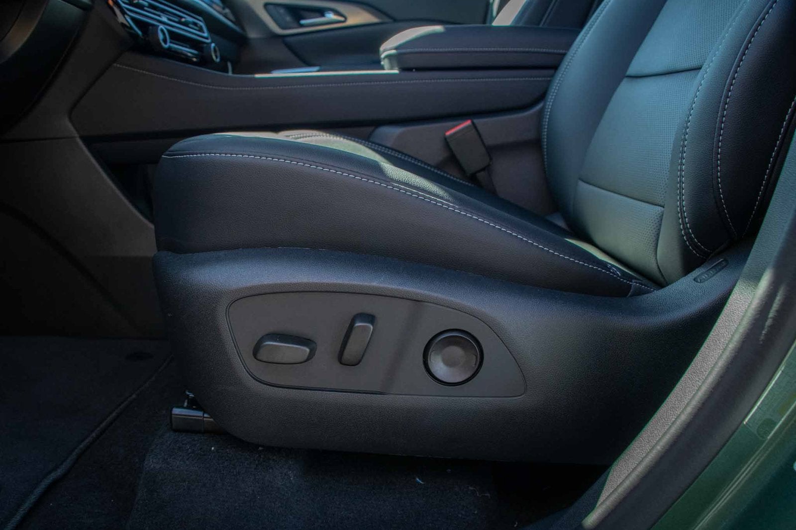 2027 Chevrolet Traverse LT - Photo 18