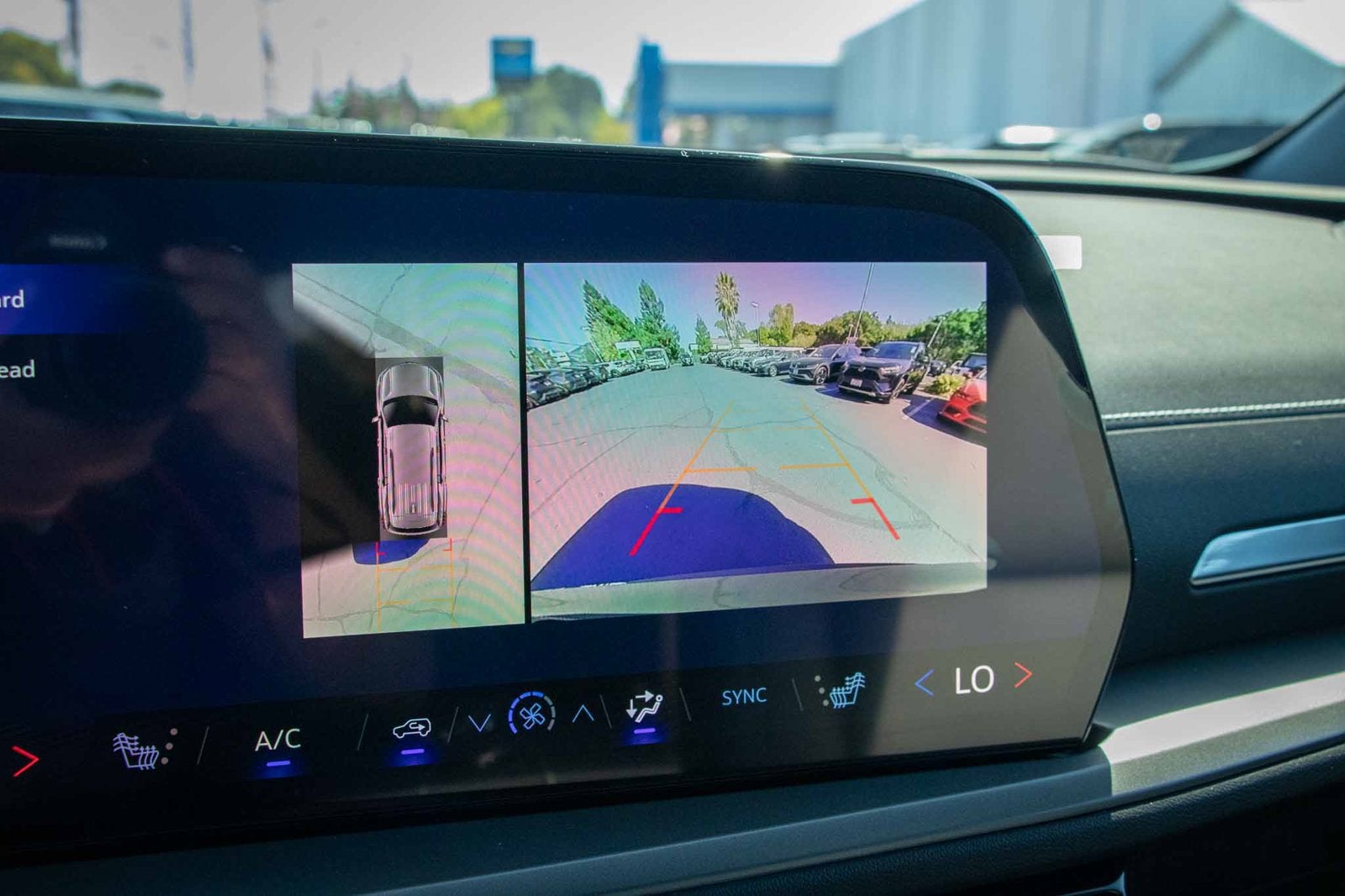 2027 Chevrolet Traverse LT - Photo 37