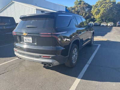 2025 Chevrolet Traverse LT