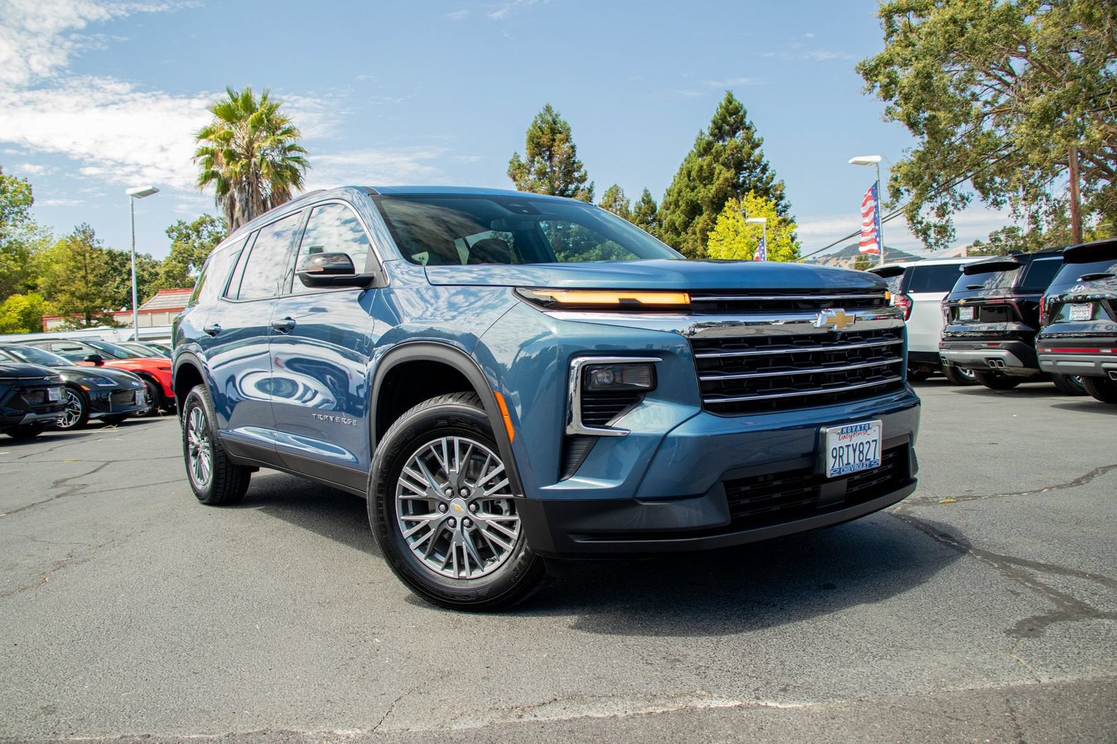 2025 Chevrolet Traverse LT