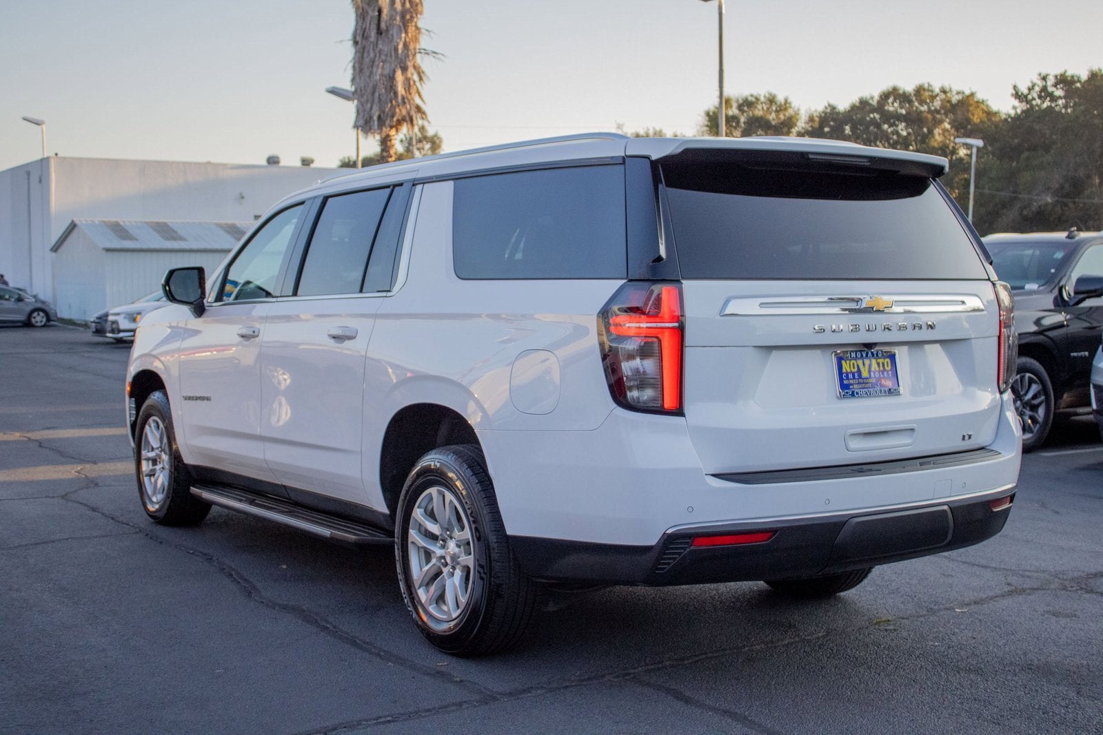 2023 Chevrolet Suburban LT