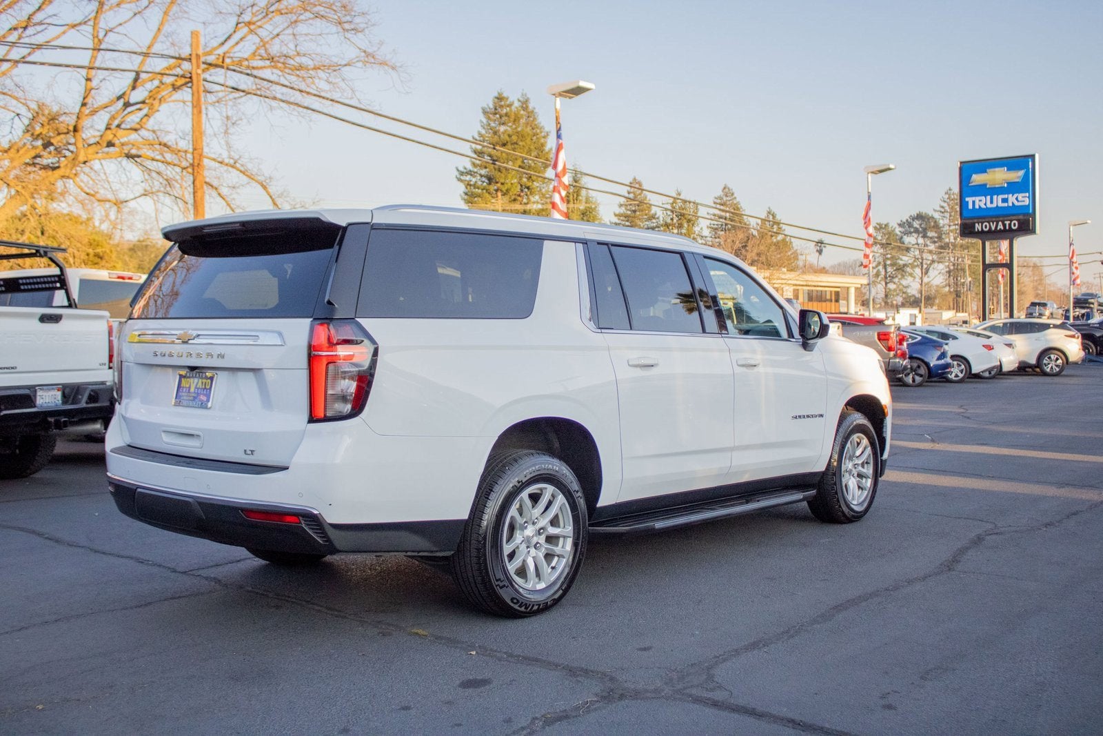 2023 Chevrolet Suburban LT