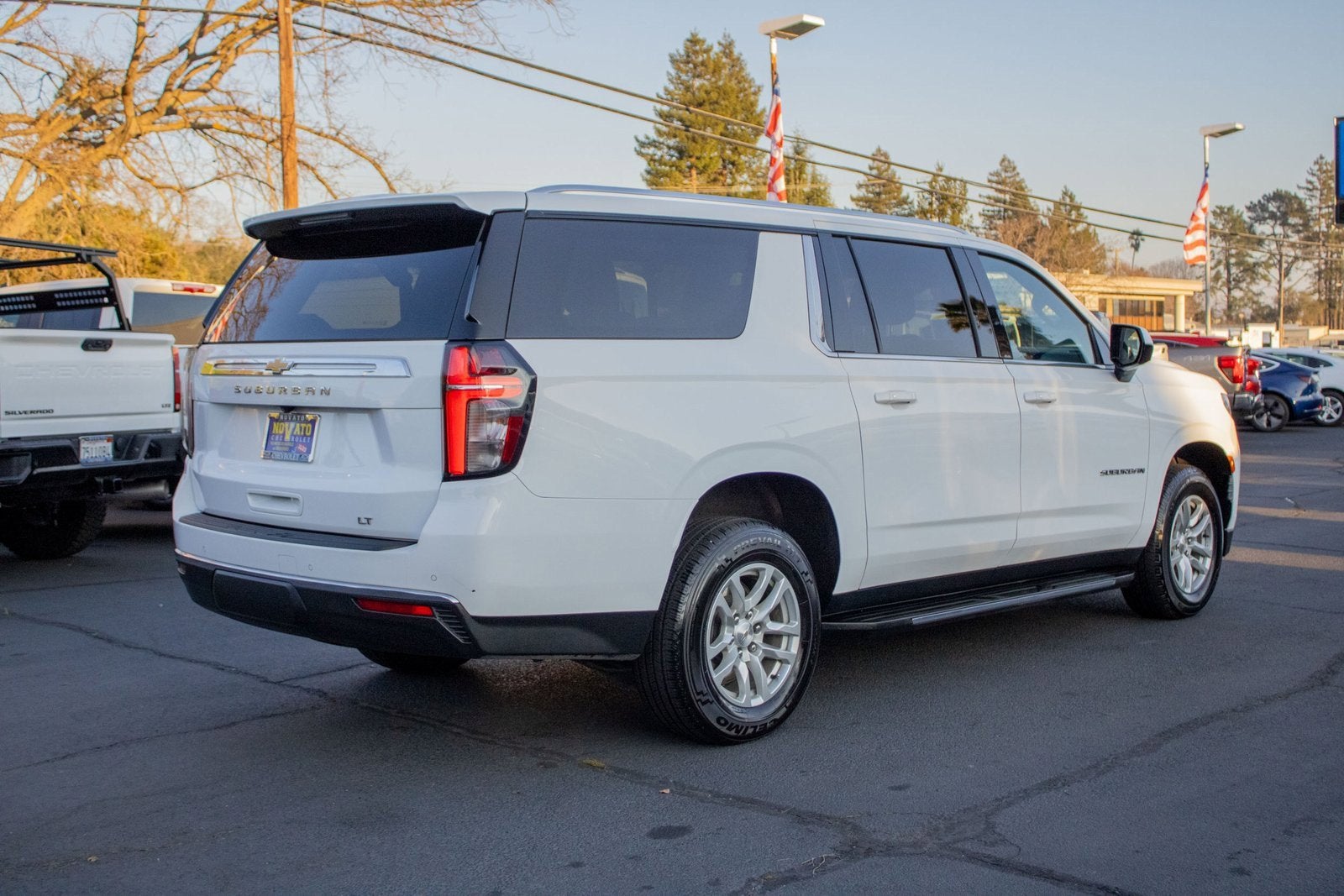 2023 Chevrolet Suburban LT
