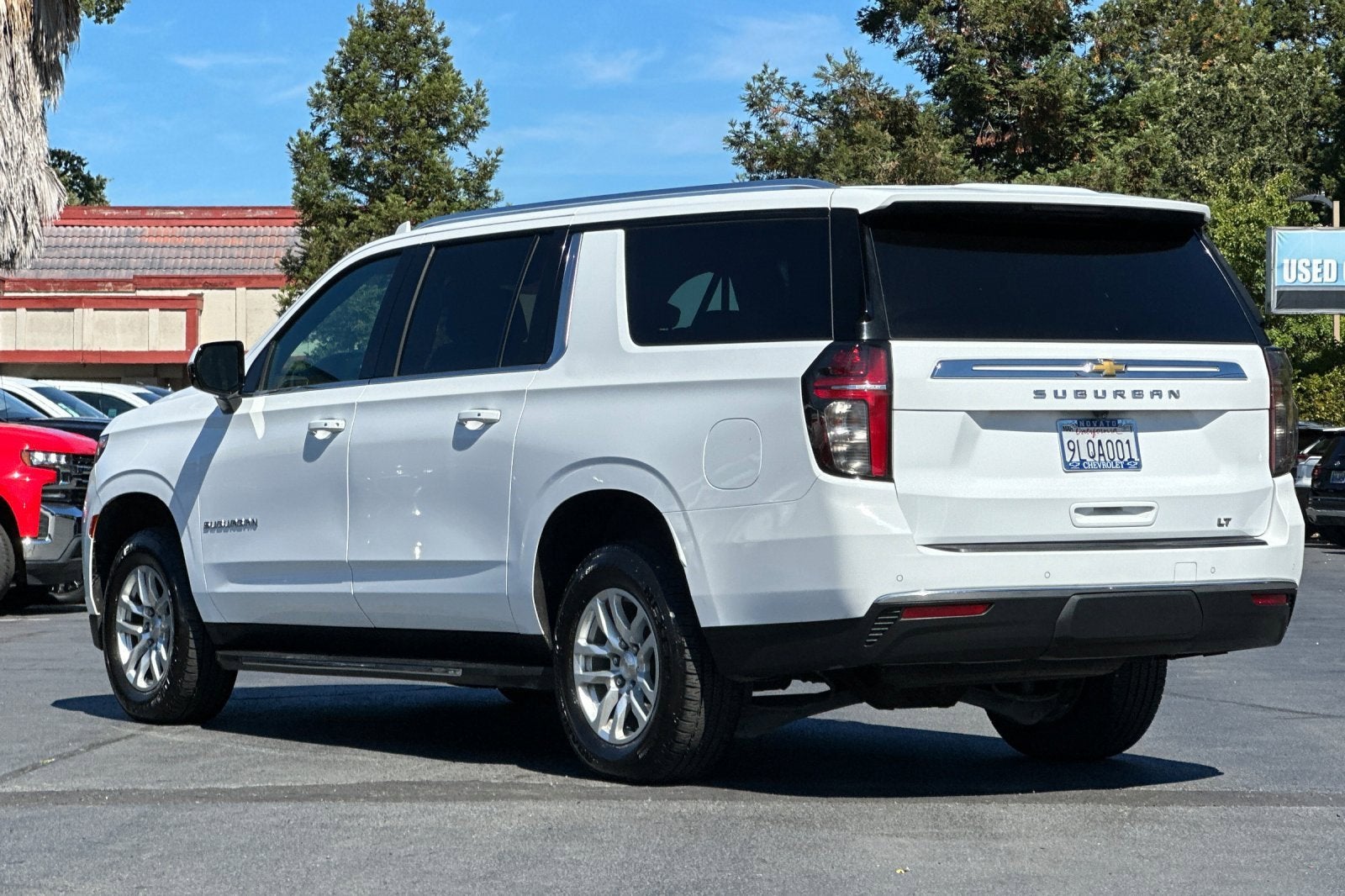 2024 Chevrolet Suburban LT
