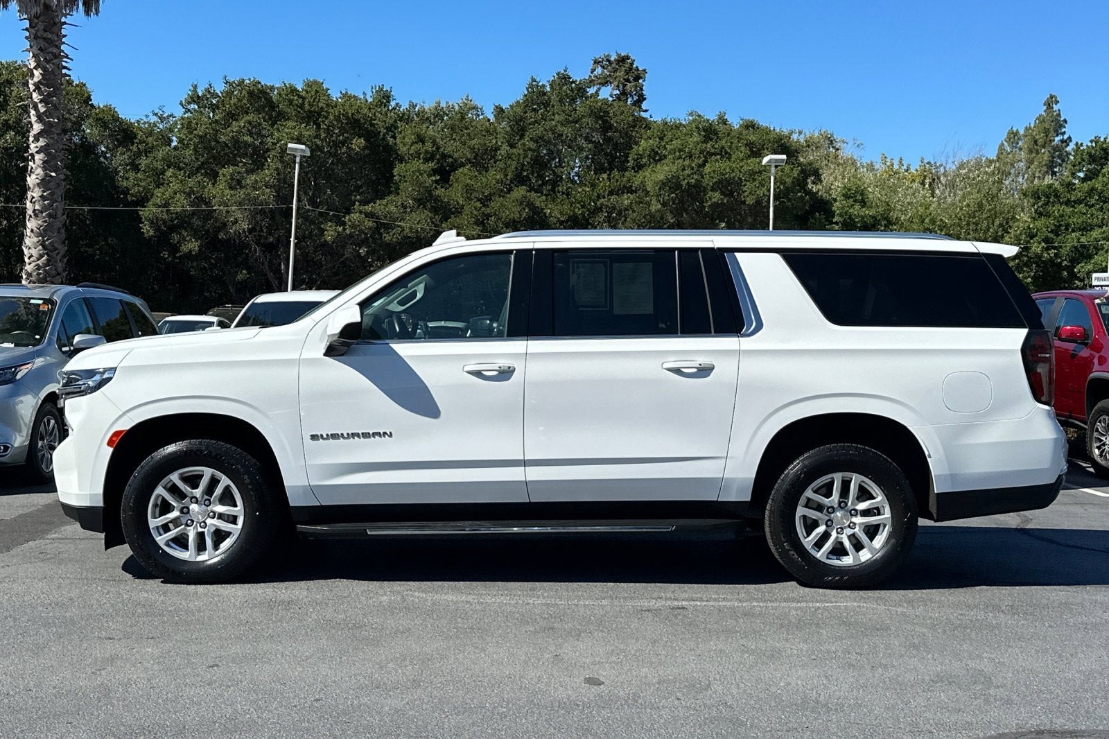 2024 Chevrolet Suburban LT