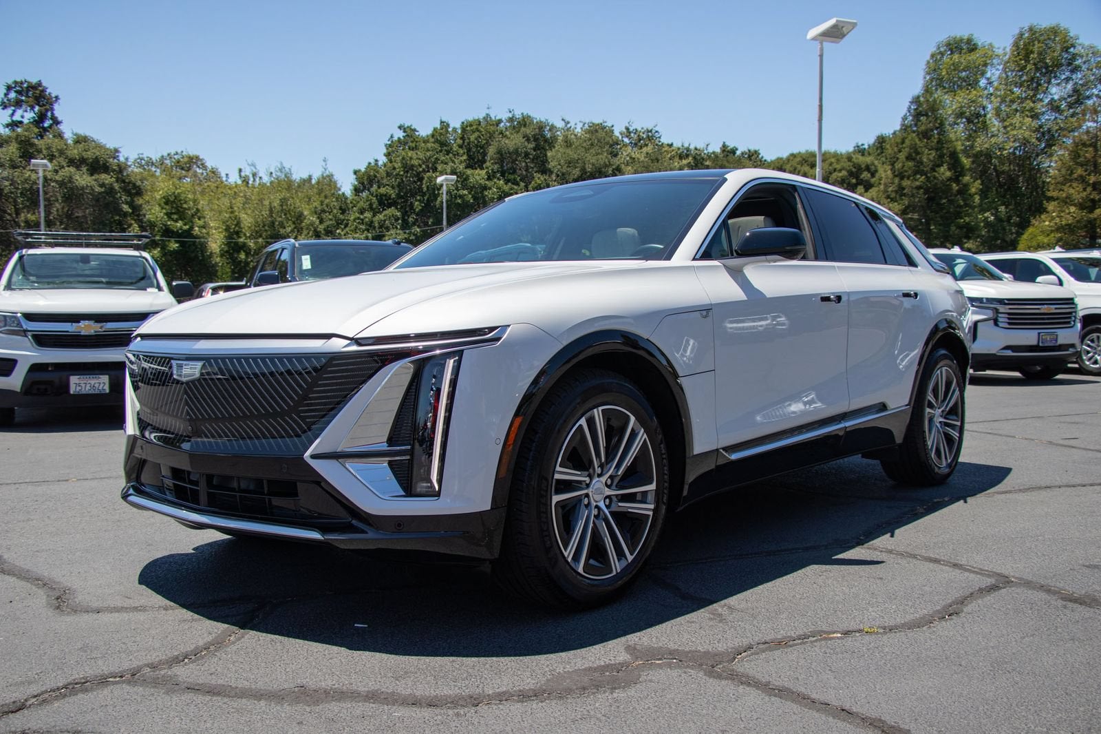 2024 Cadillac LYRIQ Luxury 1