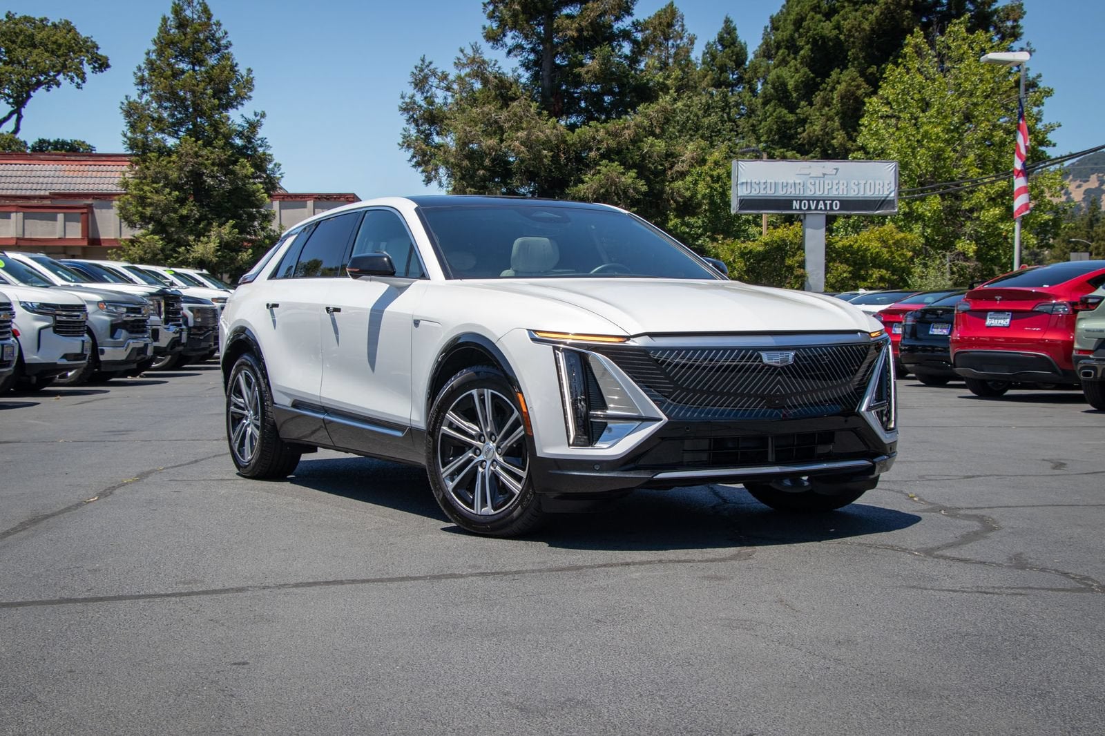 Used 2024 Cadillac LYRIQ Luxury 1 with VIN 1GYKPPRL6RZ121452 for sale in Novato, CA