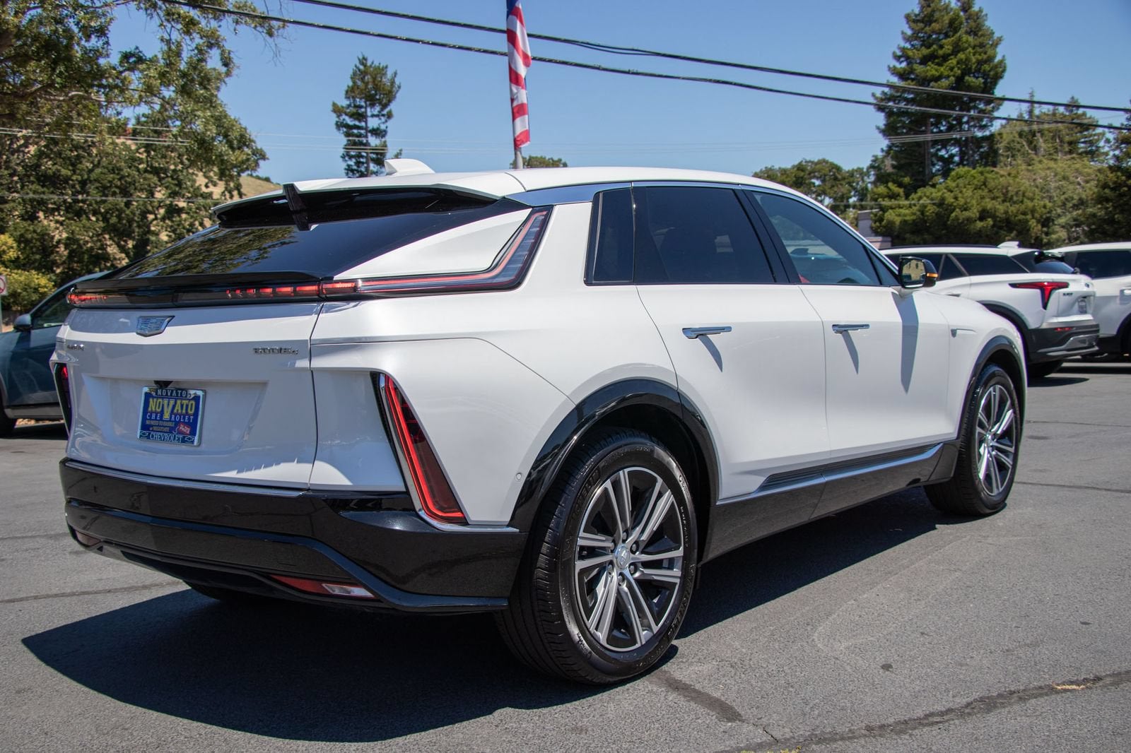 2024 Cadillac LYRIQ Luxury 1