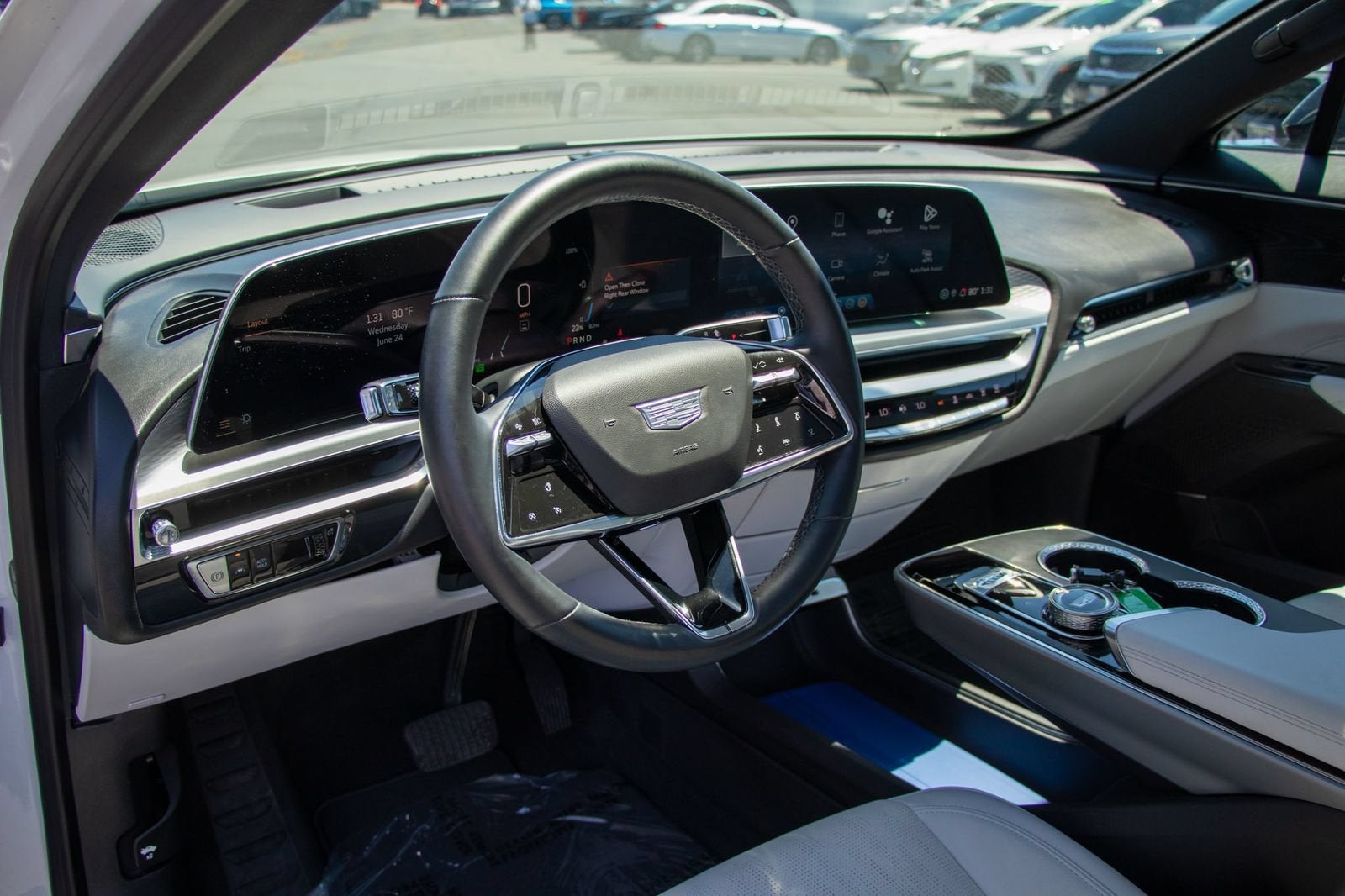 2024 Cadillac LYRIQ Luxury 1