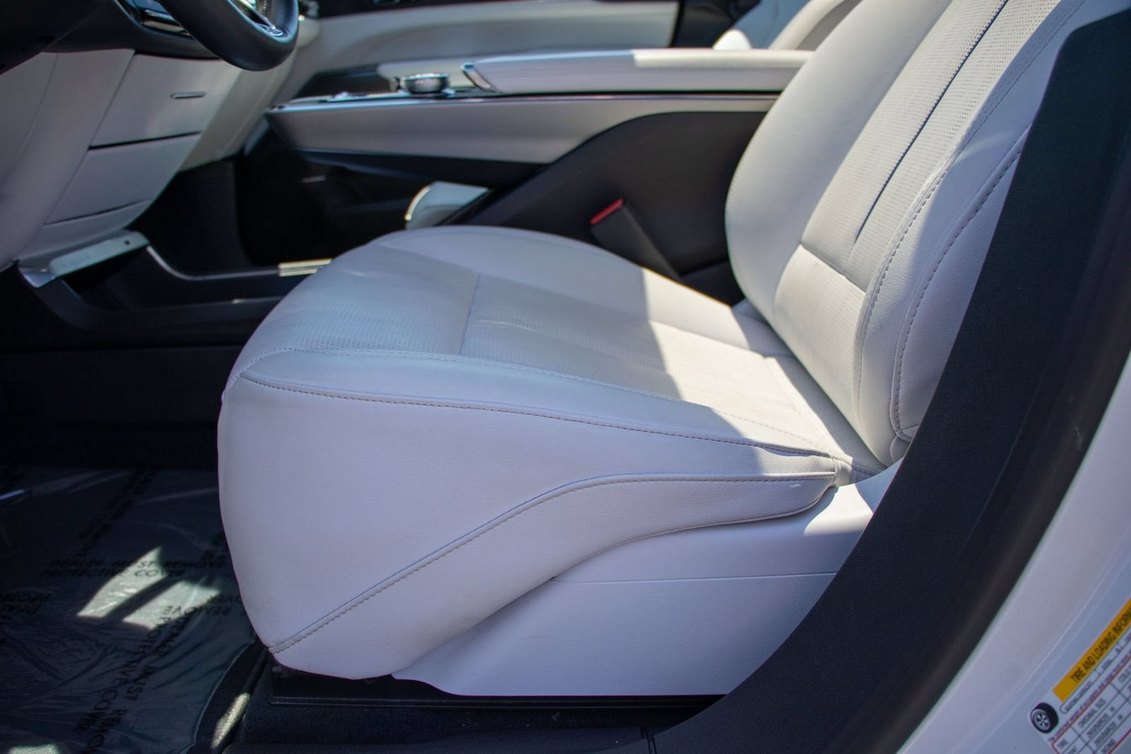2024 Cadillac LYRIQ Luxury 1
